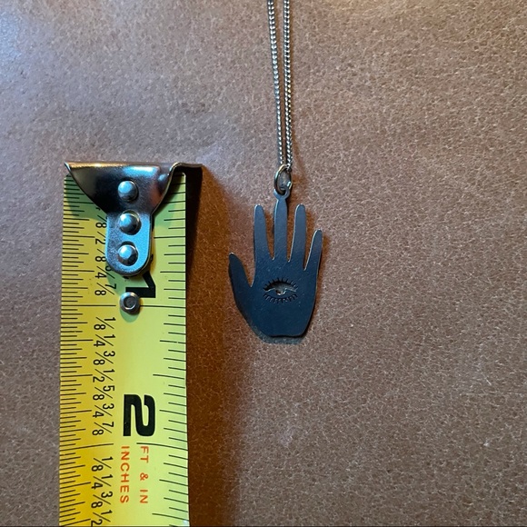 Hamsa charm necklace - Picture 4 of 8